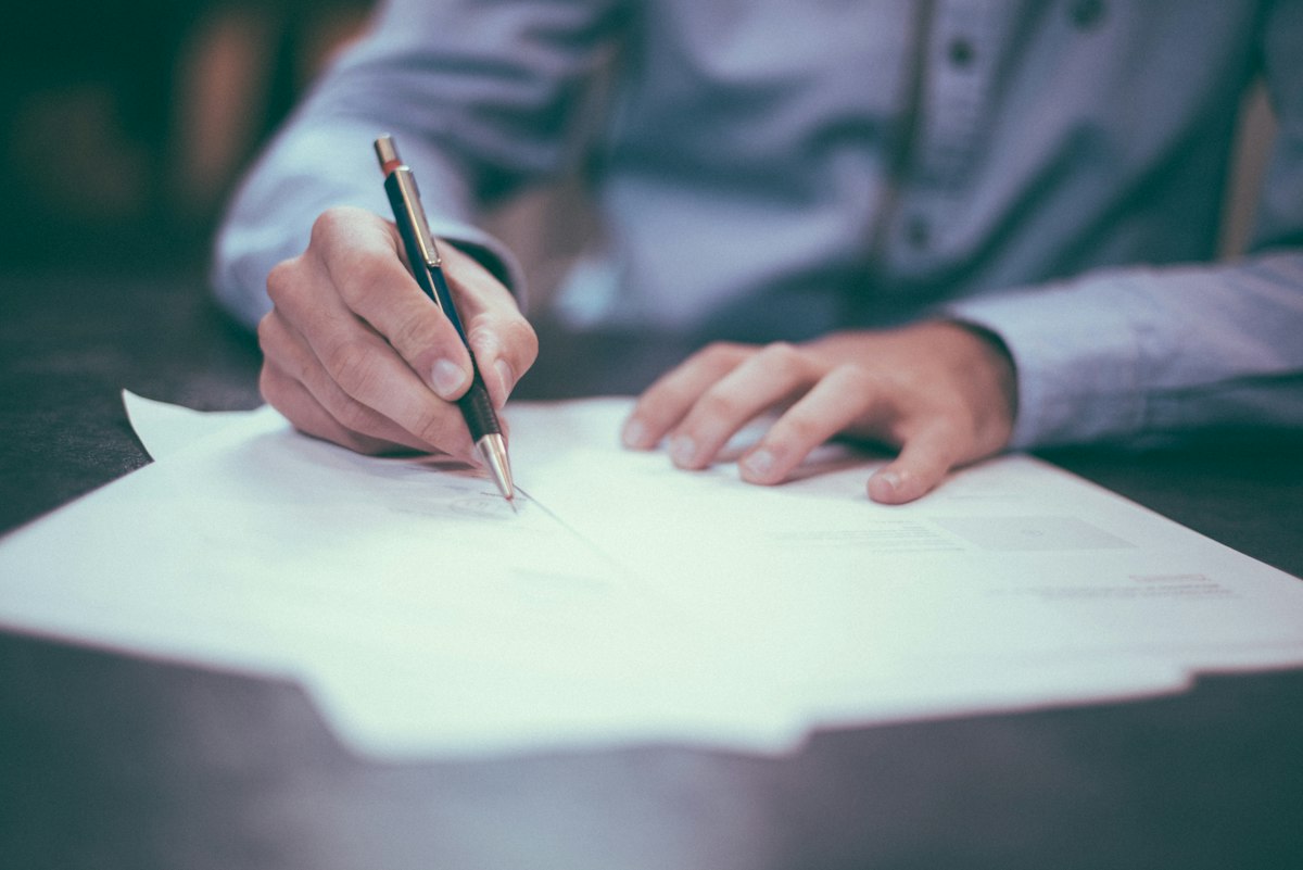 Signing and legalising documents for apostille